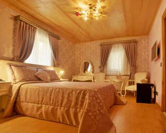 Ada Palas Buyukada - Istanbul - Bedroom