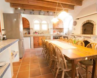 Charming 4-Bed Villa in Melegis with private pool - Melegis - Comedor