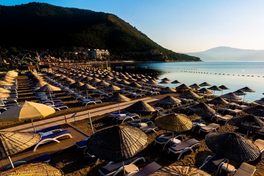 Hotel Aqua - İçmeler - Beach