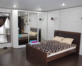 Luxury Apartment On Mashur Jusup 38 - Ekibastuz - Bedroom