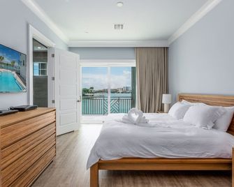 Waterfront Oasis 3 BR/4 beds~3 min walk to beach. - Clearwater - Κρεβατοκάμαρα