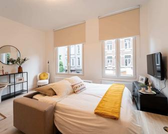 Stylish Antwerp Stay for 4 Guests - Amberes - Habitación