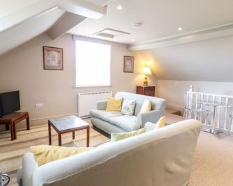 Rock House Apartment, Romantic, Character Holiday Cottage In Newtown - Newtown - Sala de estar