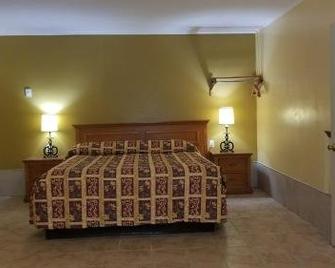 Luxury Inn - Absecon - Schlafzimmer