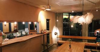 Y Pub & Hostel Tottori - Tottori - Restaurang