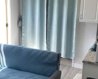 Spacious cozy room - Margate - Living room