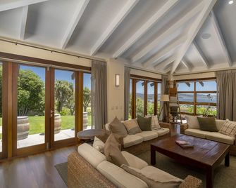 Mercury Ridge - Whitianga - Sala de estar