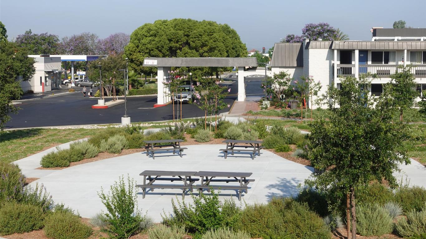 Motel 6 Claremont Ca