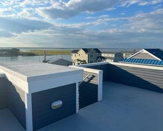 New Jersey Shore, Long Beach Island Area, Cedar Bonnet Island - Stafford - Balcony