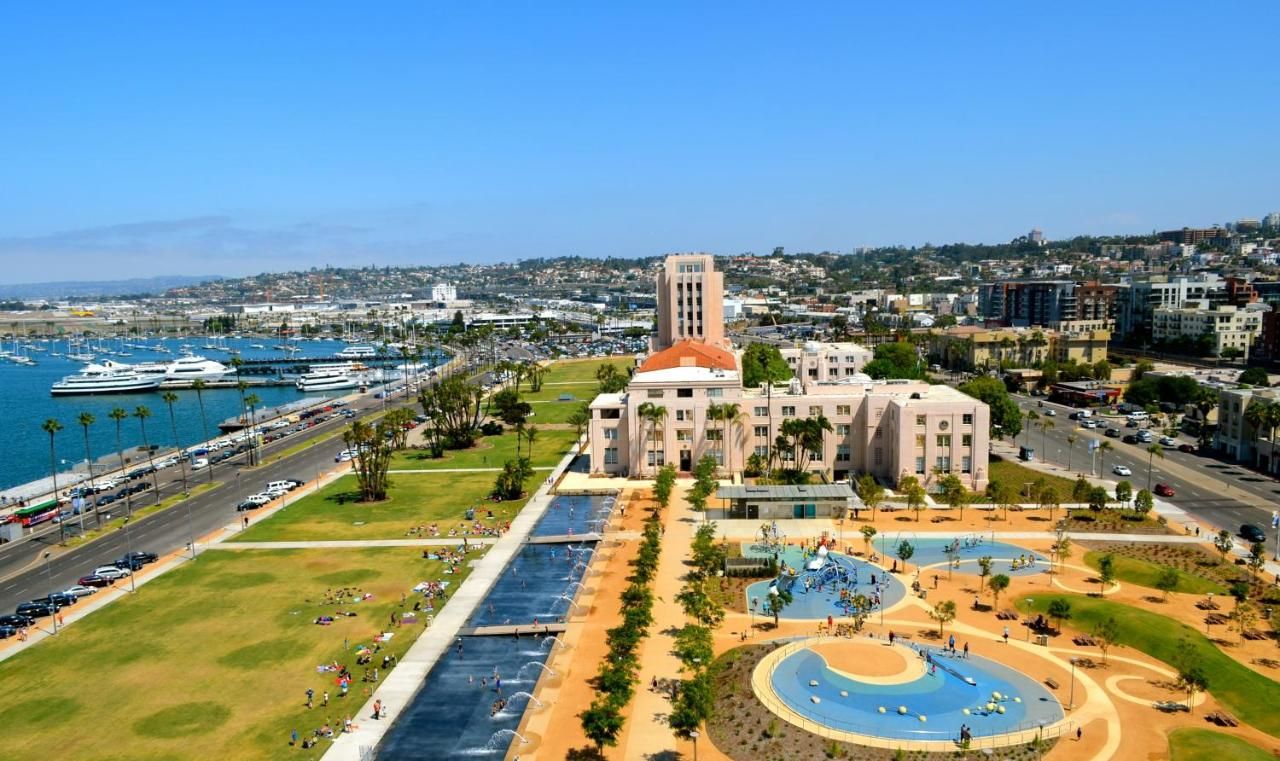 Wyndham San Diego Bayside thumbnail 2