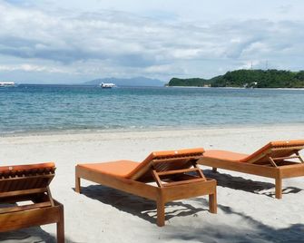 Amami Beach Resort - Puerto Galera - Beach