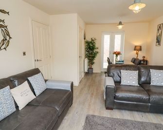 Bay Cottage - Filey - Living room