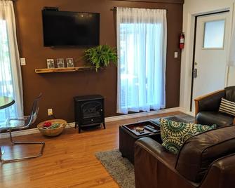 Oceanspray Hideaway - North Saanich - Sala de estar