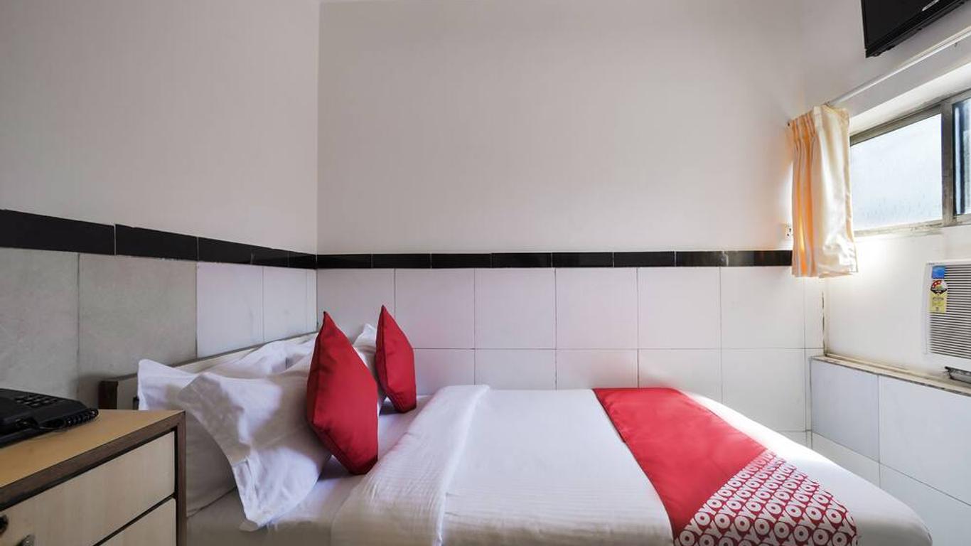 OYO Flagship 24337 Akshaya Lodging
