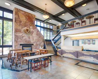 Red Lion Inn & Suites Missoula - Missoula - Hall