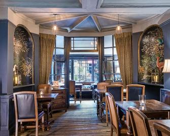 جوي فوكيس إن - يورك - مطعم