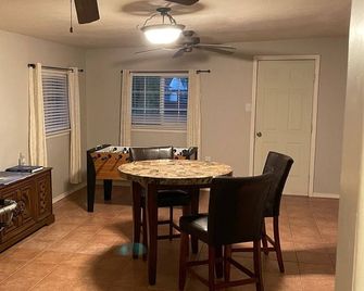 Fully furnished, fun, 3 bedroom home! - Alamogordo - Ruokailuhuone