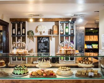 The Family Tree - Matlock - Buffet