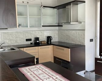 Bright and comfortable apartment with mountain views. - Ziano di Fiemme - Kitchen