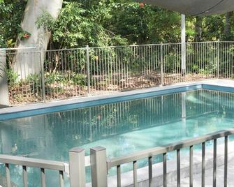 Dandaloo Gardens - Magnetic Island - Pool