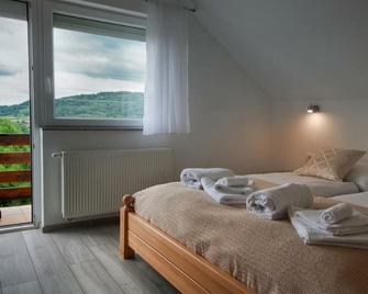 Apartment Josipa - Seliste Dreznicko - Bedroom
