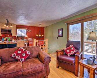 Balcony, Fire Pit and Grill Grand Lake Retreat! - Grand Lake - Living room