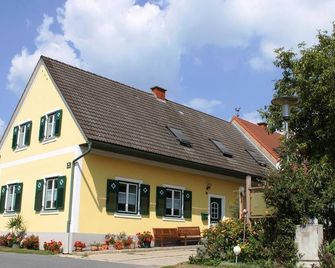 Double room, shower, WC, - Vacation on the farm, Cziglar-Benko - Radkersburg - Budova