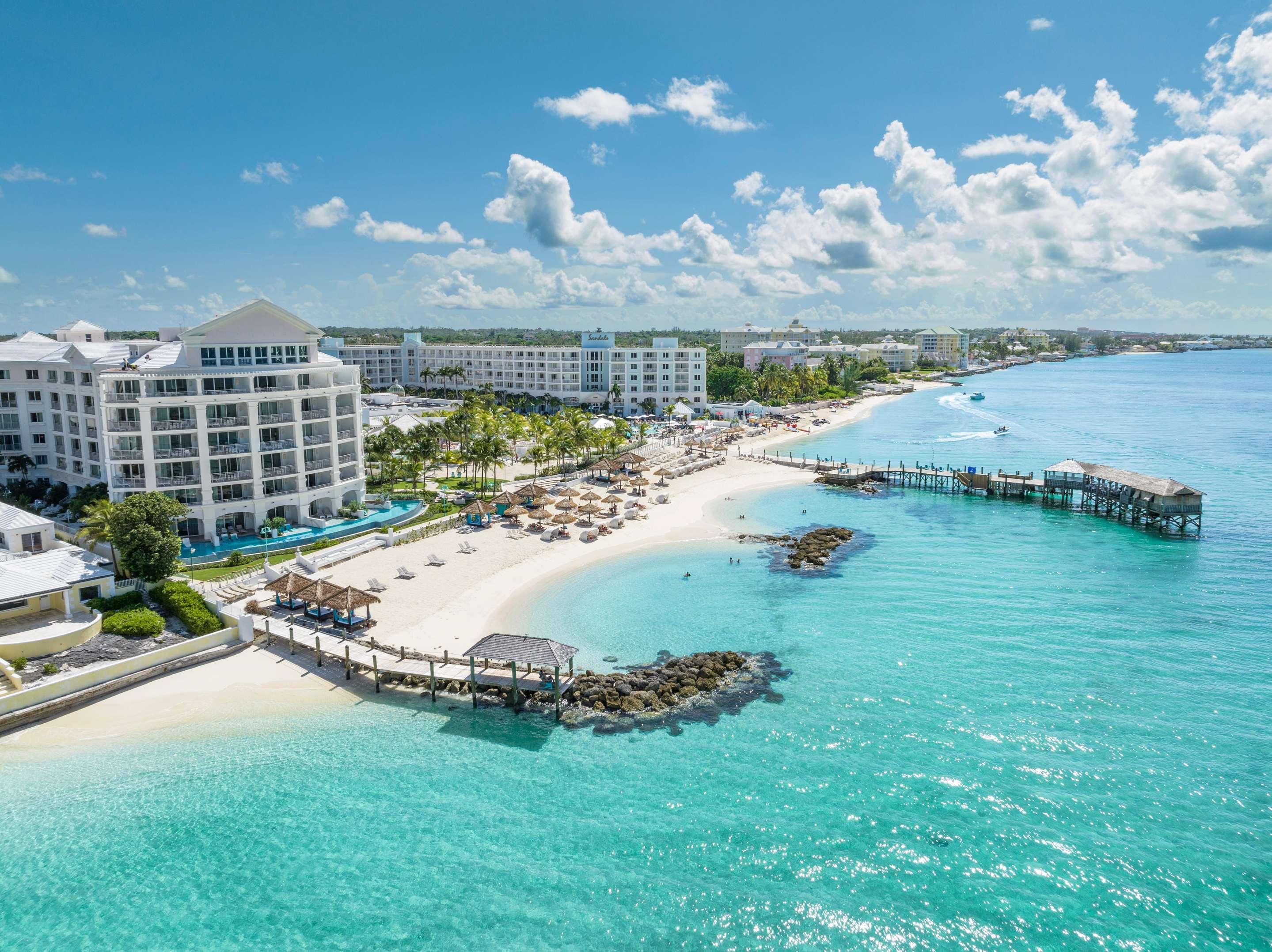 Best Sandals® In Bahamas: Royal Bahamian vs Emerald Bay