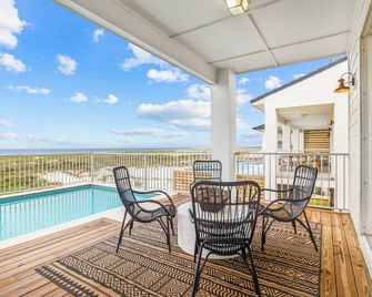 Sundial: Massive 9 BR Home- Sleeps 26, Beachfront, Priv. Pool, Pet friendly! - Mexico Beach - Balcón