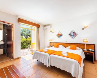 Hotel Pinhal do Sol - Quarteira - Slaapkamer