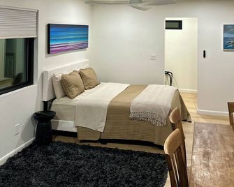 Deluxe Guest Suite with Private Entrance, Near San Diego Beaches, Sleeps 4 - 聖地亞哥 - 臥室
