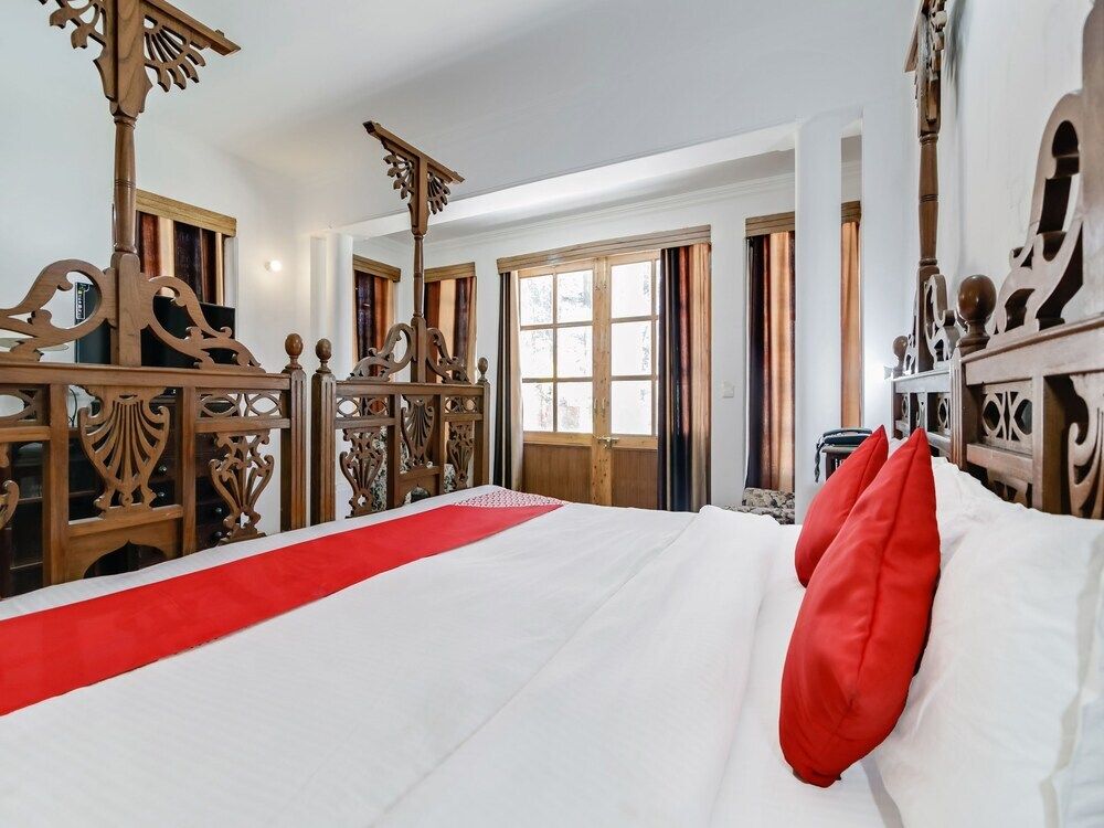 OYO 35498 Shimla British Resort - שימלה - חדר שינה