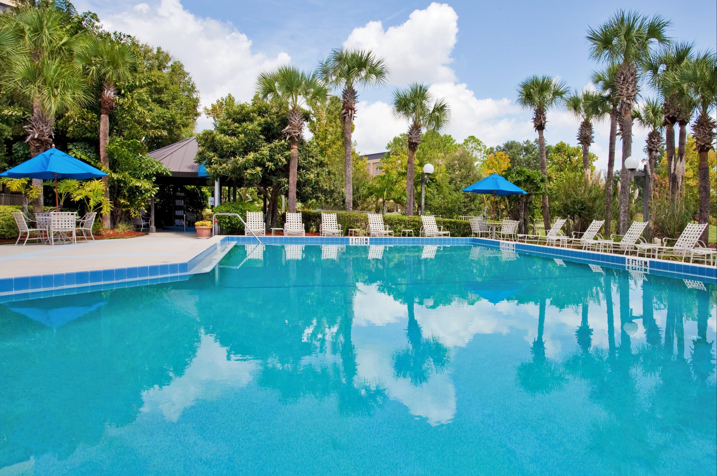 Pool view of Holiday Inn Orlando-International Airport