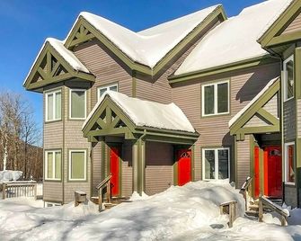 Inviting Ski-in/ski-out Condo at Jay Peak Resort! - North Troy - Building