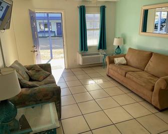 Lollye on the Beach - Panama City Beach - Living room