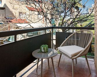 Cosy Unit with Parking near New Farm Park and River - בריסביין - מרפסת