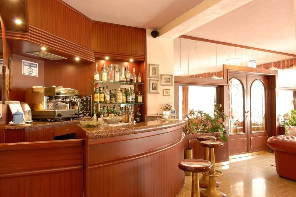 Hotel Cristallo - ואראצה - בר