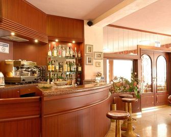 Hotel Cristallo - ואראצה - בר