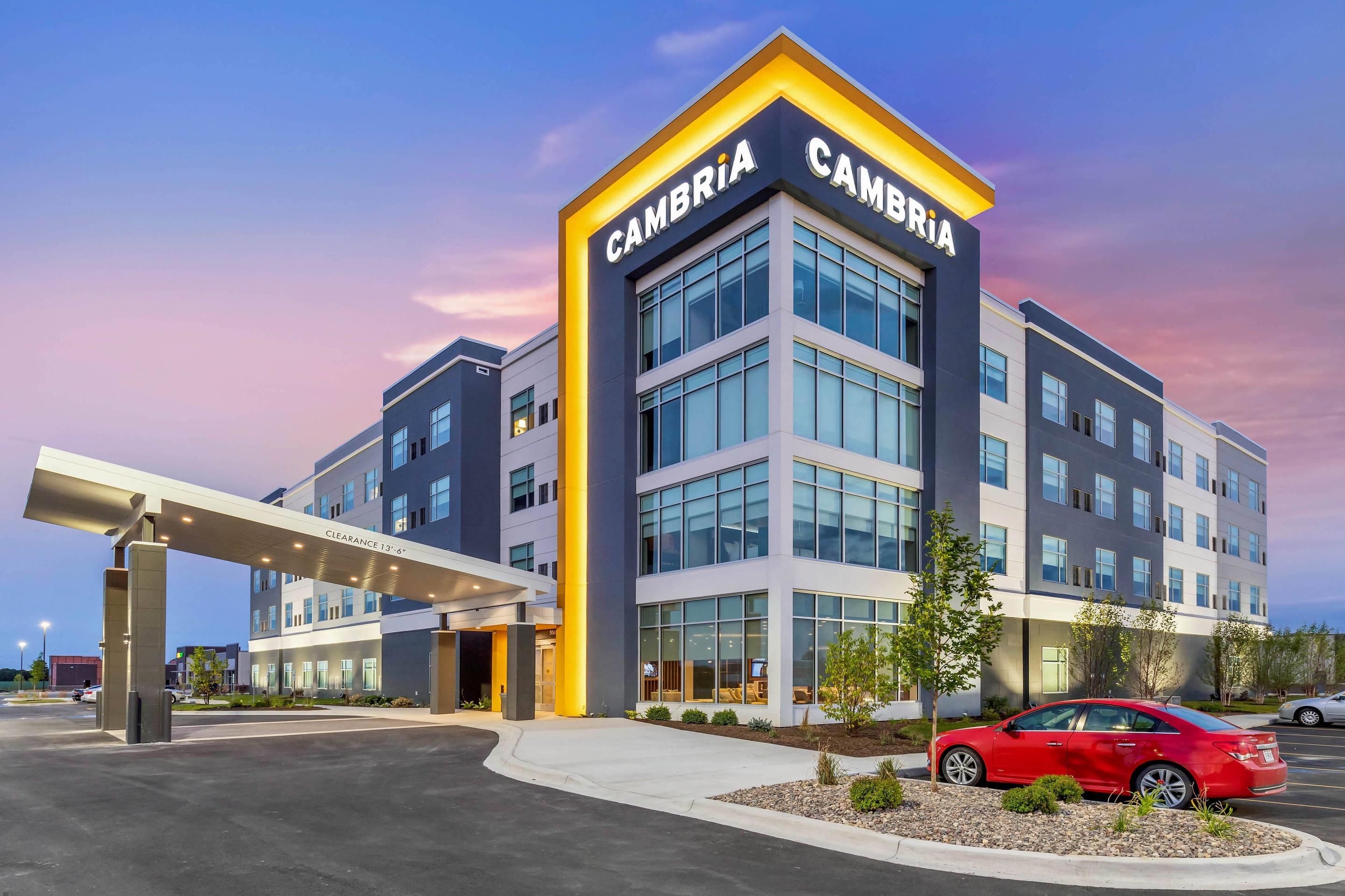 Cambria Hotel Davenport Quad Cities - Bettendorf - Gebäude