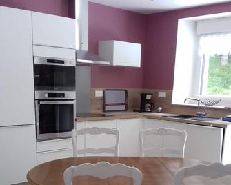 Gite 6 pers Le Ranch 35 km du Mt St Michel - Subligny - Cocina