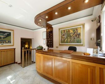 Hotel Ravenna - ראבנה - דלפק קבלה