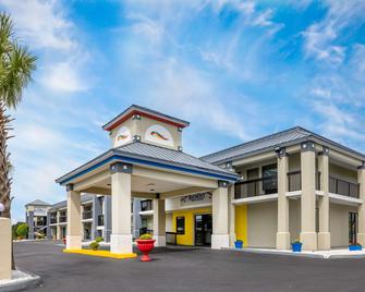 Baymont by Wyndham Covington - Covington - Building