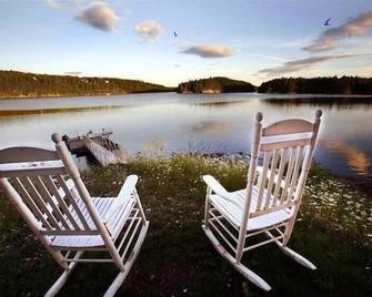 Oceanfront With Dock - brunswick, Bath, Midcoast Region dog Friendly - Bath - Innenhof