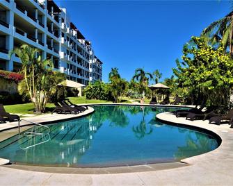 Luxurious Vacation Rental Condo in Alegranza Resort - Cabo San Jose - San José del Cabo - Pool