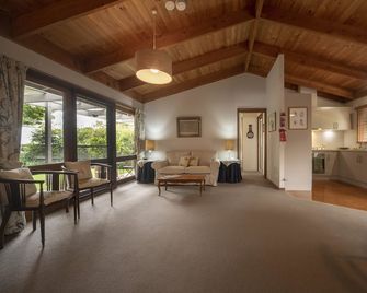 The Studio Armidale - Armidale - Living room