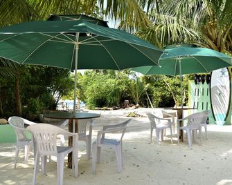Kuri Beach View Inn - Omadhoo - Patio