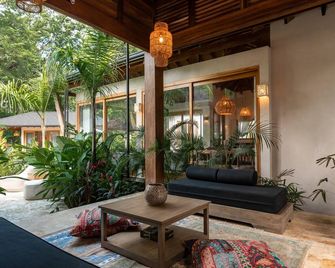 Vida Nova Casa Resort- A Luxury 7 bedroom Beach Villa - Cobano - Patio