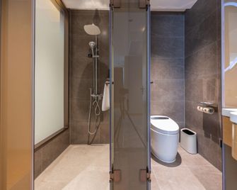 Elong Hotel (Shenzhen Zhongying Street Shatoujiao Metro Station Branch) - Shenzhen - Makuuhuone