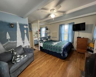 Eden Village Motel & Cottages - Bar Harbor - Bedroom