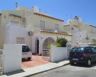 Beautiful spacious, 2 bed/2 bathroom villa on Southern Costa Blanca - Villamartin - Building